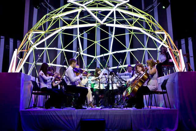 Desyn Masiello – Omid 16B – Demi @ Pure Future White 2009 | Vilnius, Lietuva