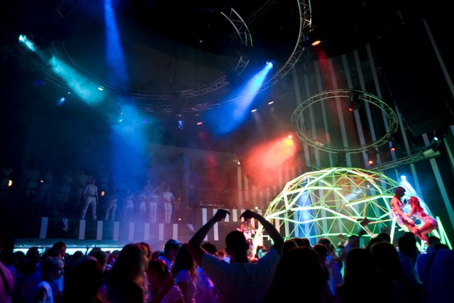 Desyn Masiello – Omid 16B – Demi @ Pure Future White 2009 | Vilnius, Lietuva