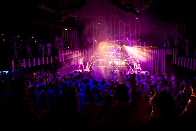 Desyn Masiello – Omid 16B – Demi @ Pure Future White 2009 | Vilnius, Lietuva