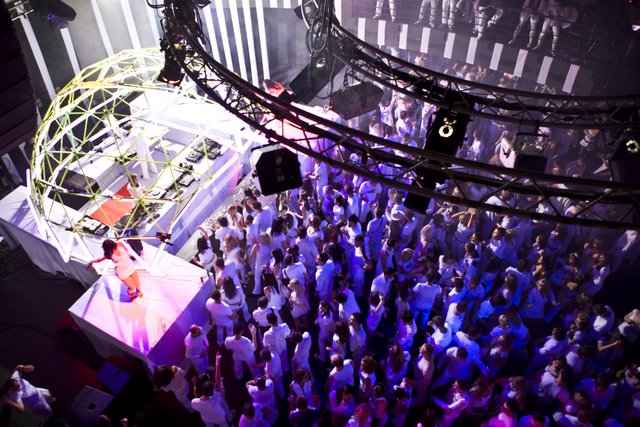 Desyn Masiello – Omid 16B – Demi @ Pure Future White 2009 | Vilnius, Lietuva