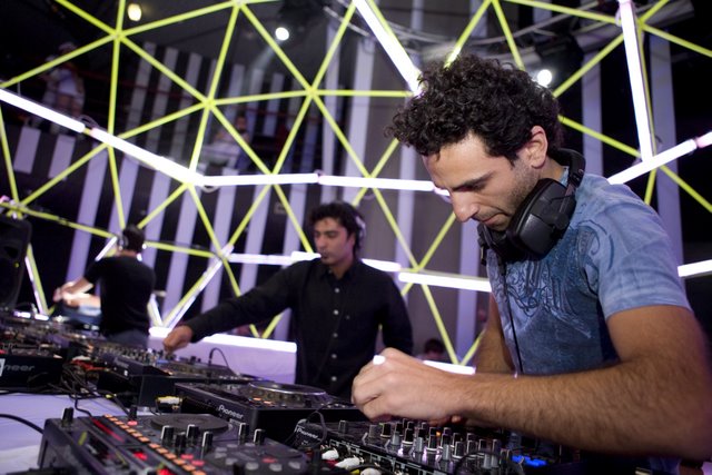 Desyn Masiello – Omid 16B – Demi @ Pure Future White 2009 | Vilnius, Lietuva