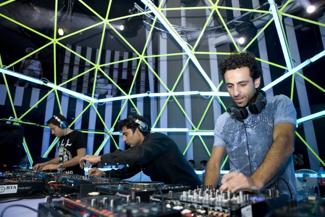 Desyn Masiello – Omid 16B – Demi @ Pure Future White 2009 | Vilnius, Lietuva