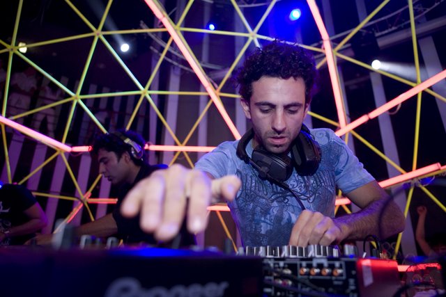 Desyn Masiello – Omid 16B – Demi @ Pure Future White 2009 | Vilnius, Lietuva