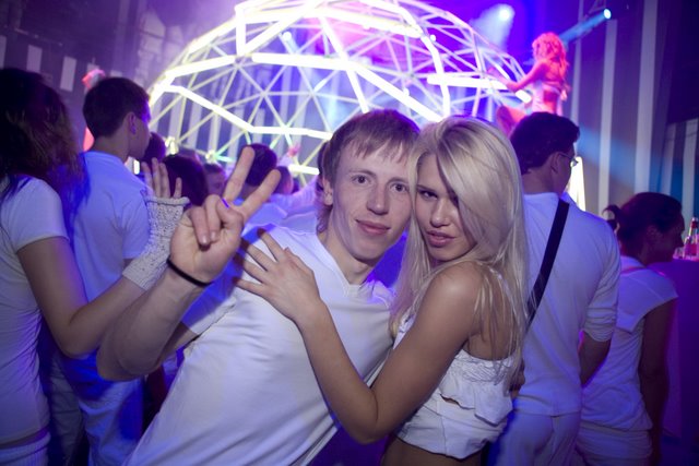 Desyn Masiello – Omid 16B – Demi @ Pure Future White 2009 | Vilnius, Lietuva