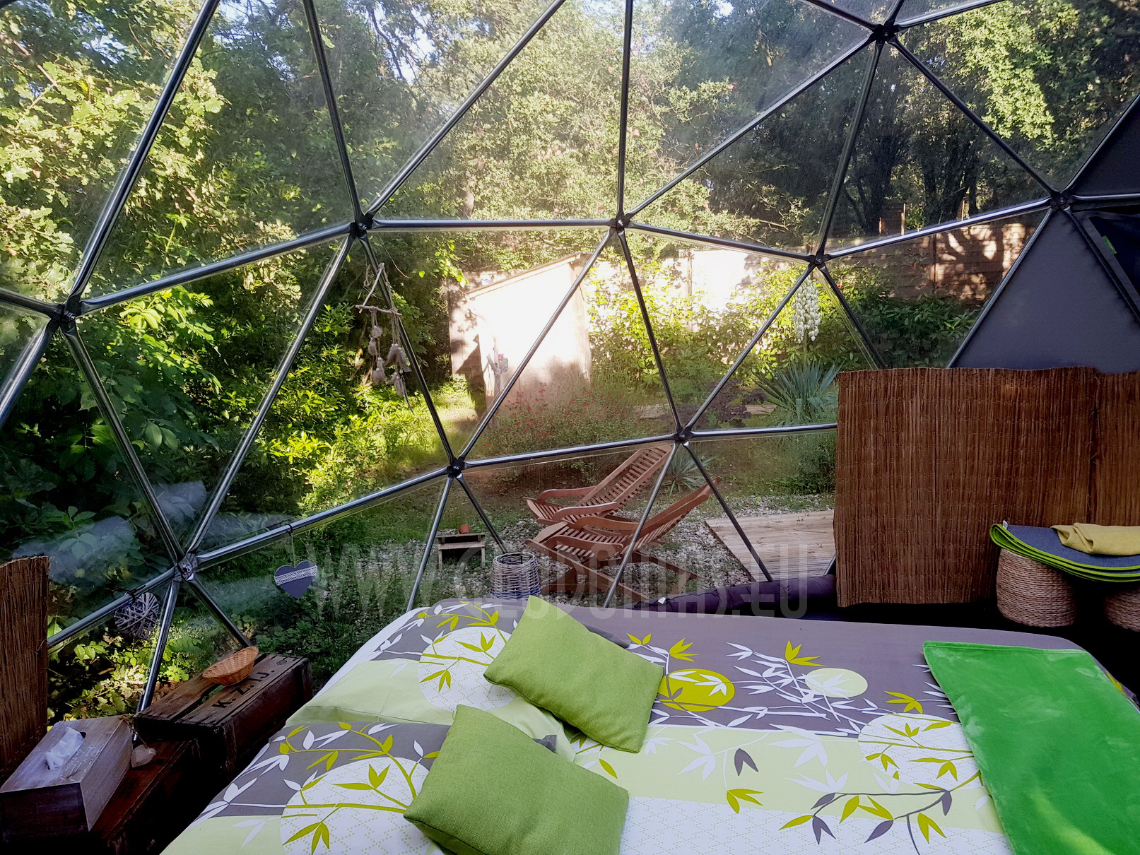 geodomas_Geodesic_domes_Maisons_Bulles_41