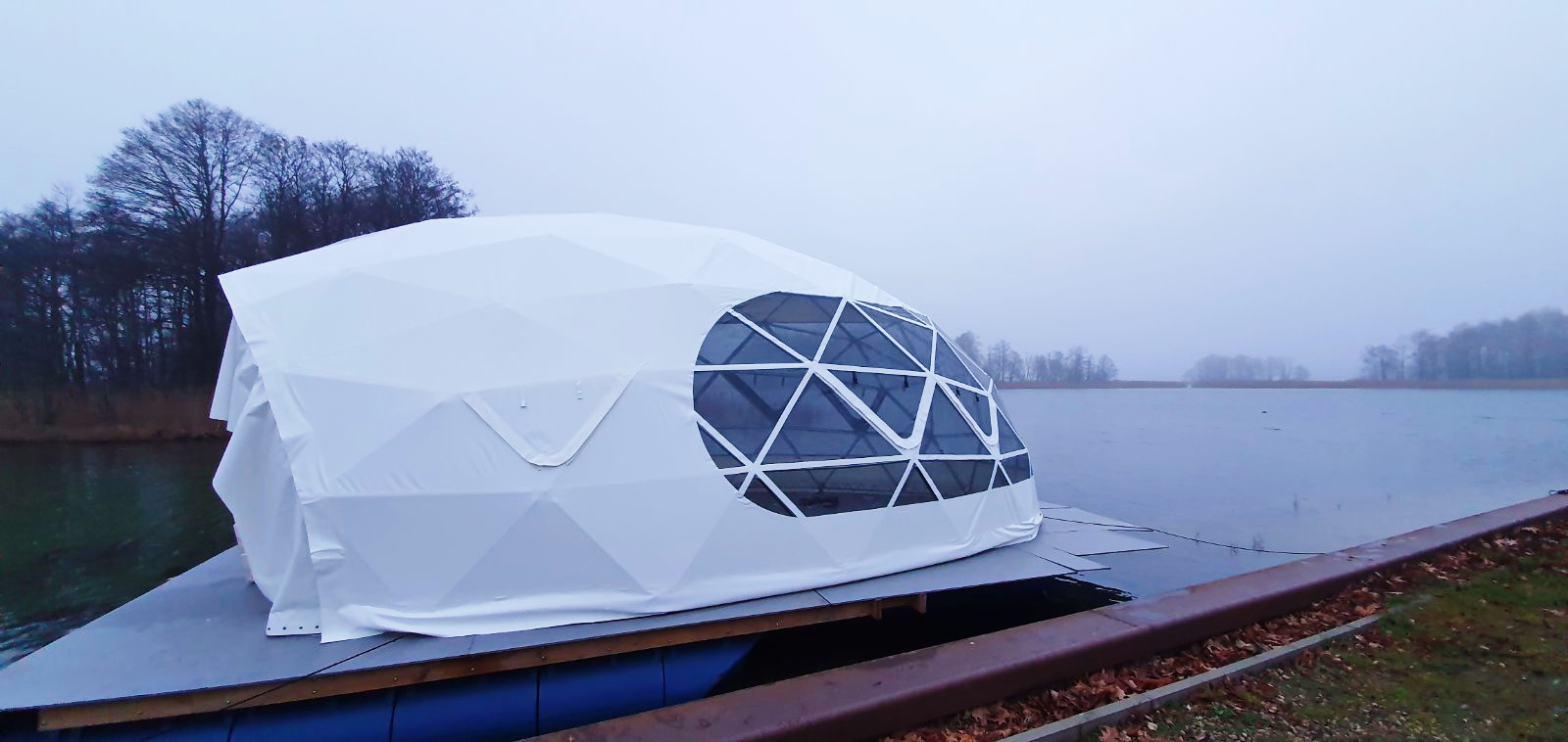 27m² Pramoginis Glamping laivas Ø7m | Pasimėgaukite ežerų ir jų salų grožiu