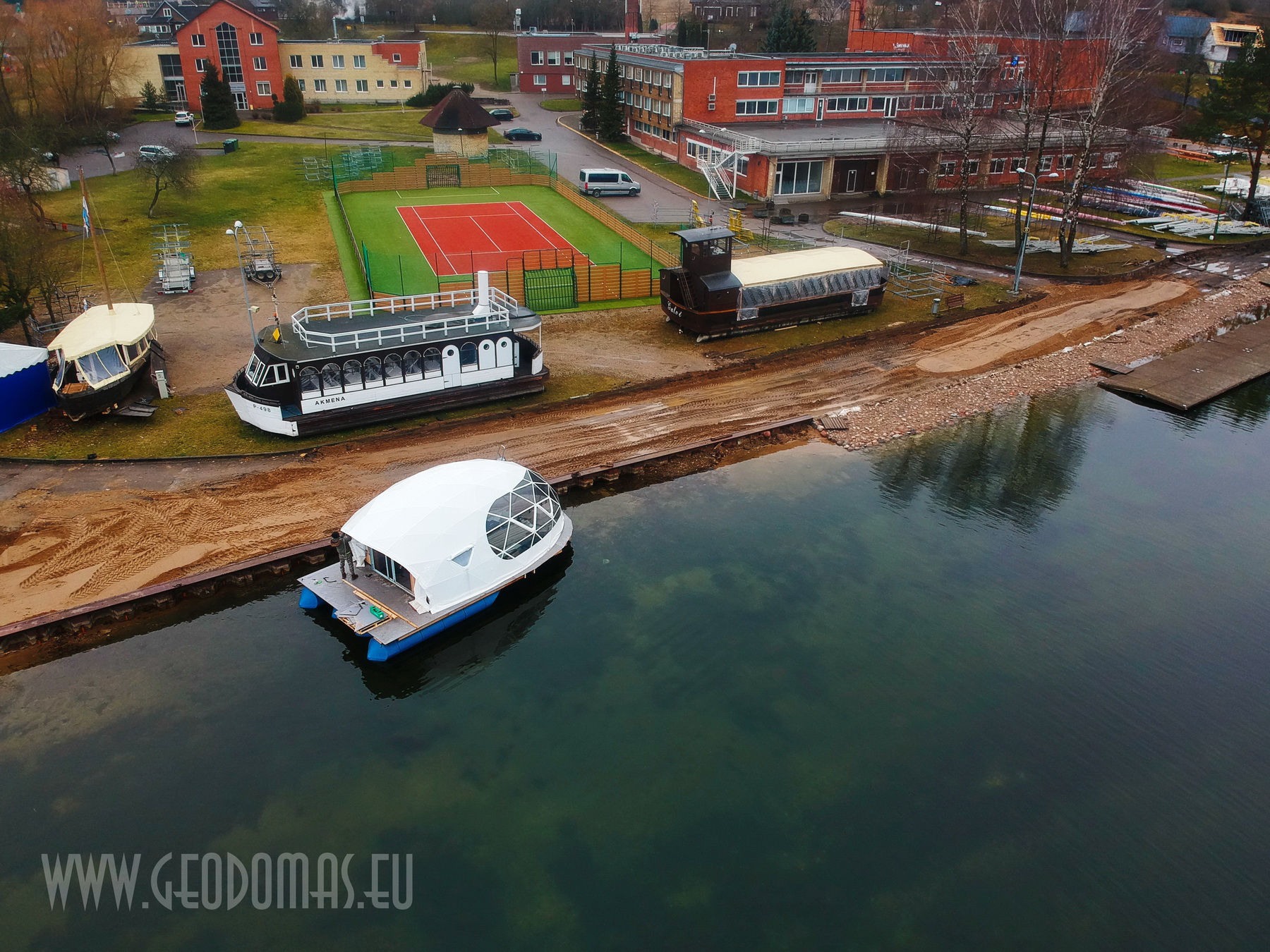 27m² Pramoginis Glamping laivas Ø7m | Pasimėgaukite ežerų ir jų salų grožiu