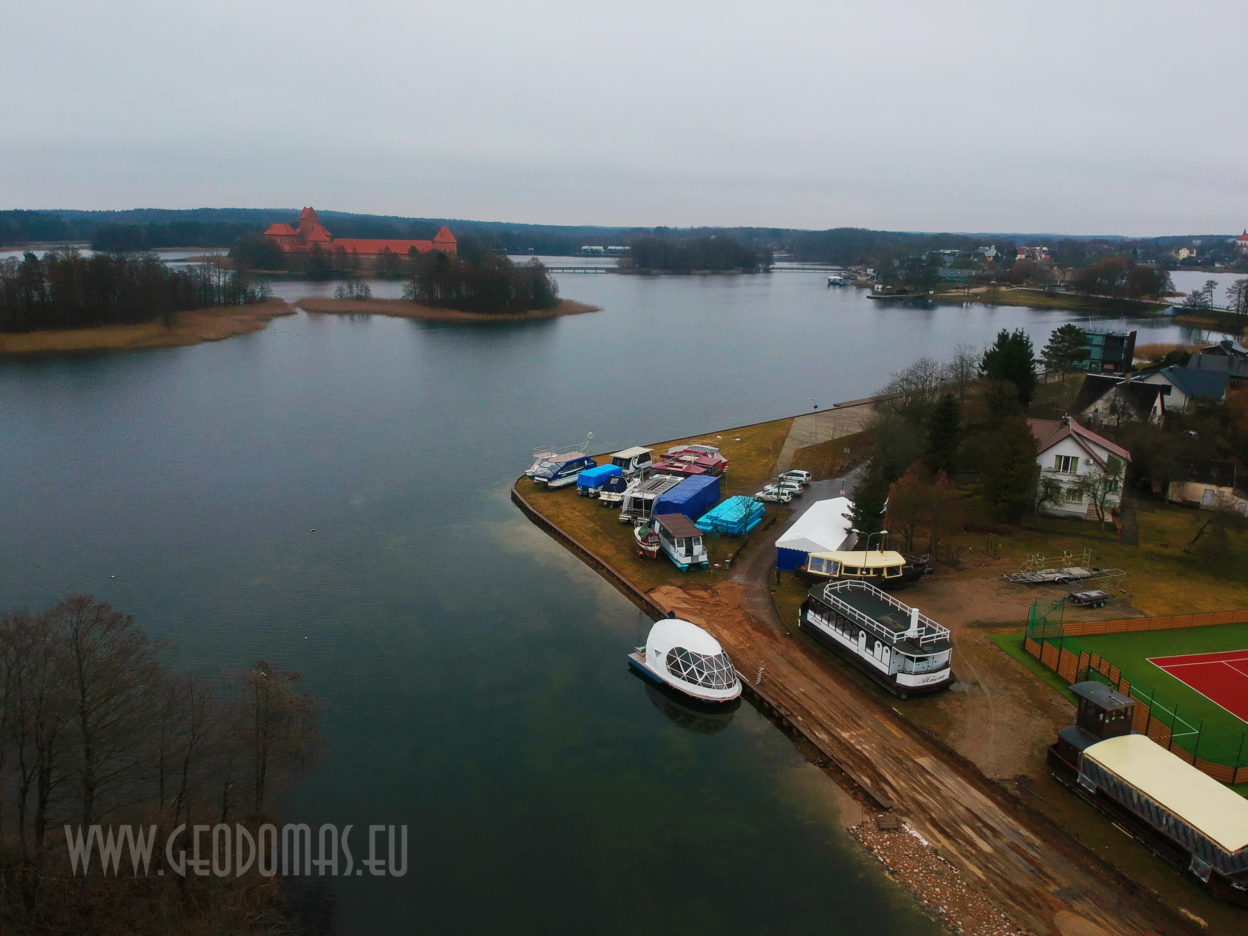 27m² Pramoginis Glamping laivas Ø7m | Pasimėgaukite ežerų ir jų salų grožiu