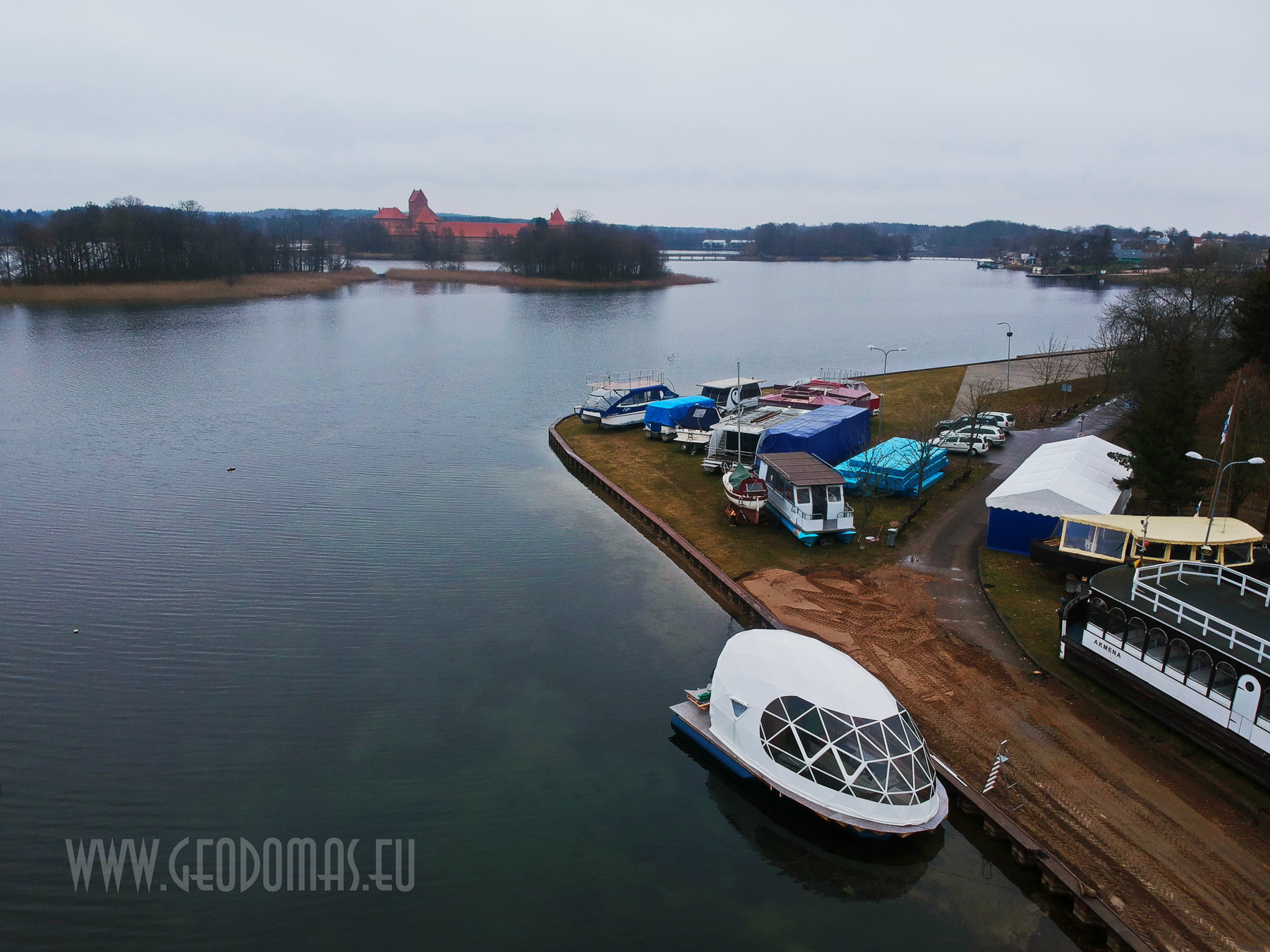 27m² Pramoginis Glamping laivas Ø7m | Pasimėgaukite ežerų ir jų salų grožiu