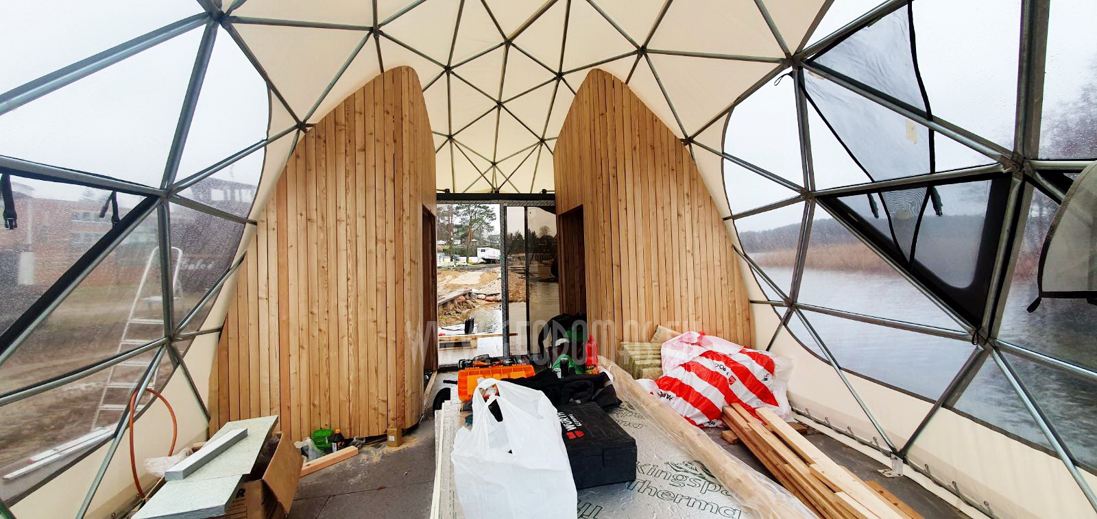 27m² Pramoginis Glamping laivas Ø7m | Pasimėgaukite ežerų ir jų salų grožiu