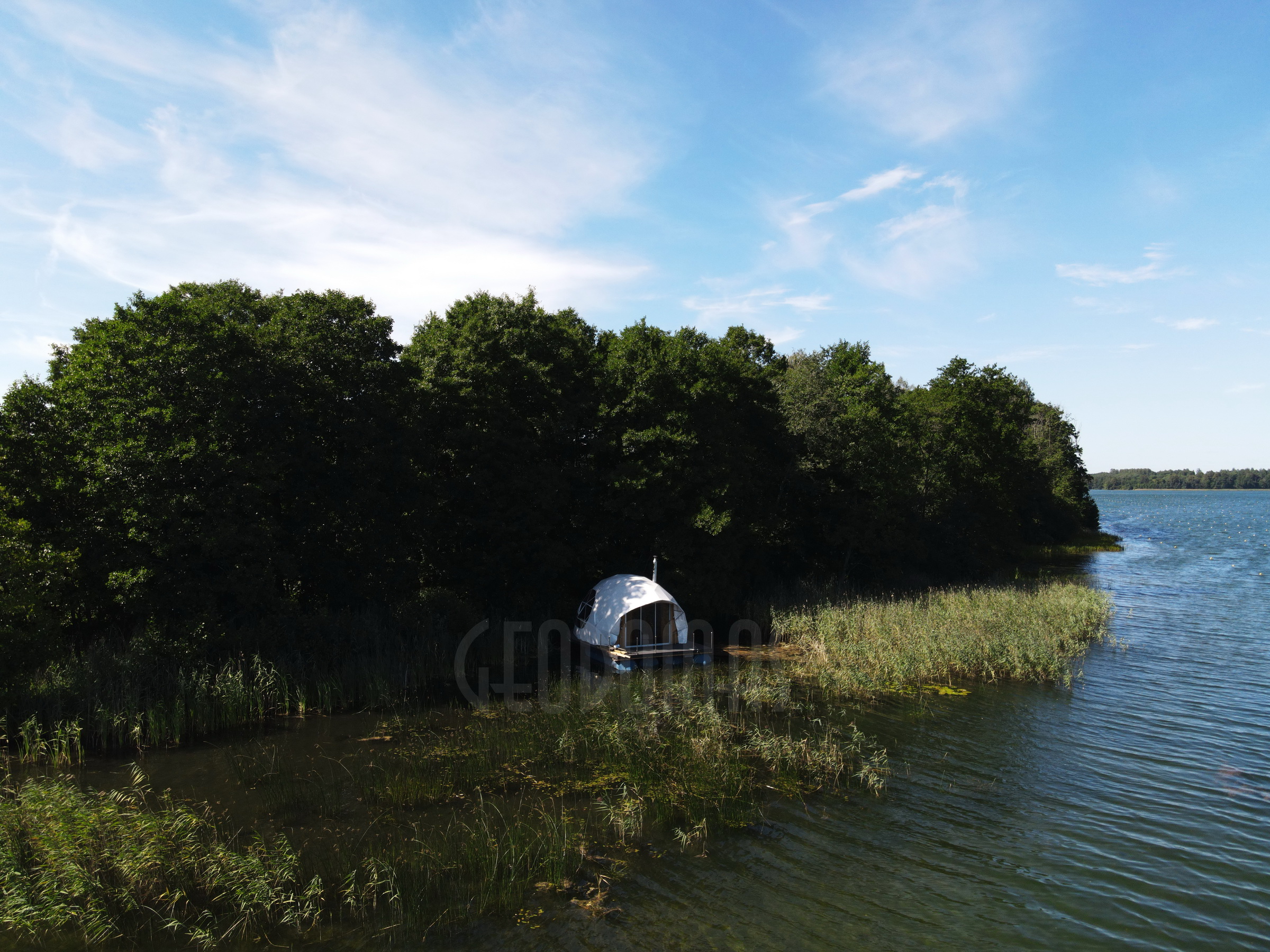 27m² Pramoginis Glamping laivas Ø7m | Pasimėgaukite ežerų ir jų salų grožiu