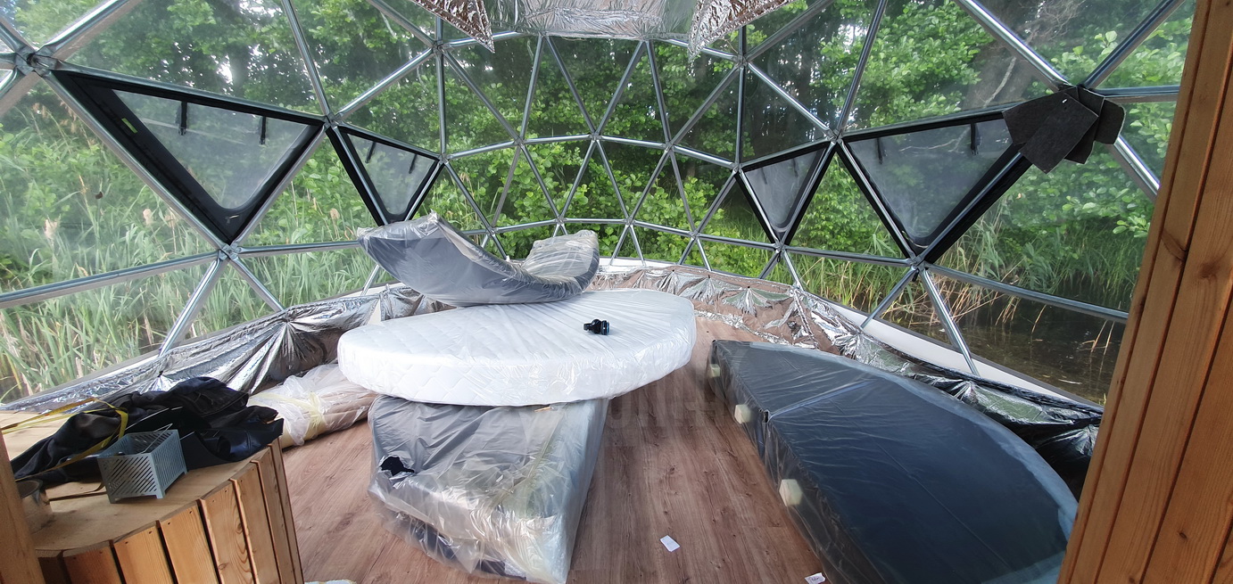 27m² Pramoginis Glamping laivas Ø7m | Pasimėgaukite ežerų ir jų salų grožiu
