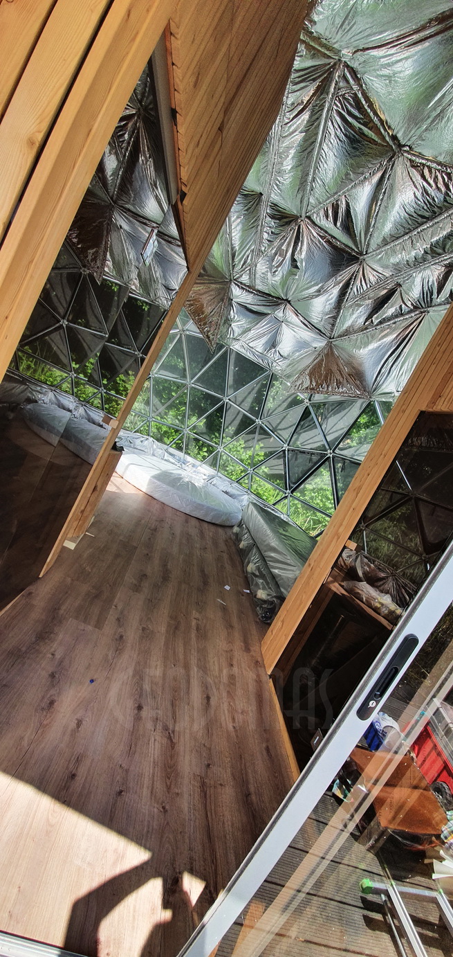 27m² Pramoginis Glamping laivas Ø7m | Pasimėgaukite ežerų ir jų salų grožiu