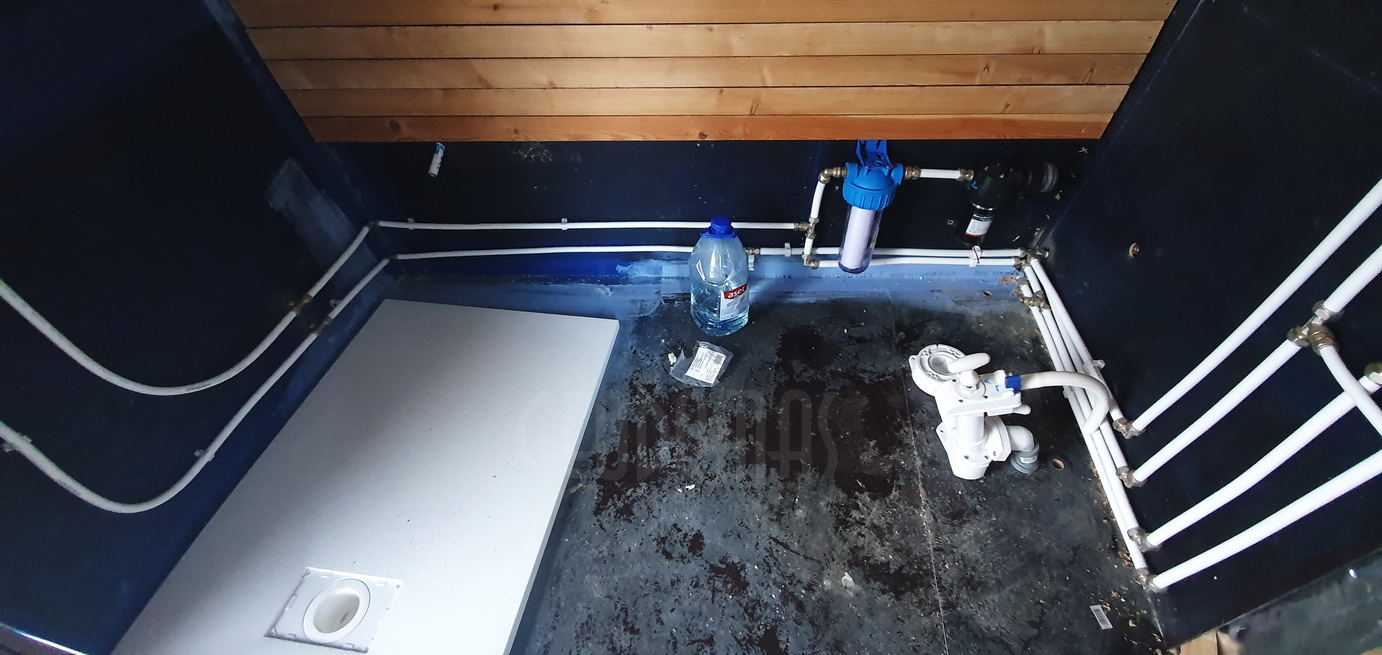 27m² Pramoginis Glamping laivas Ø7m | Pasimėgaukite ežerų ir jų salų grožiu