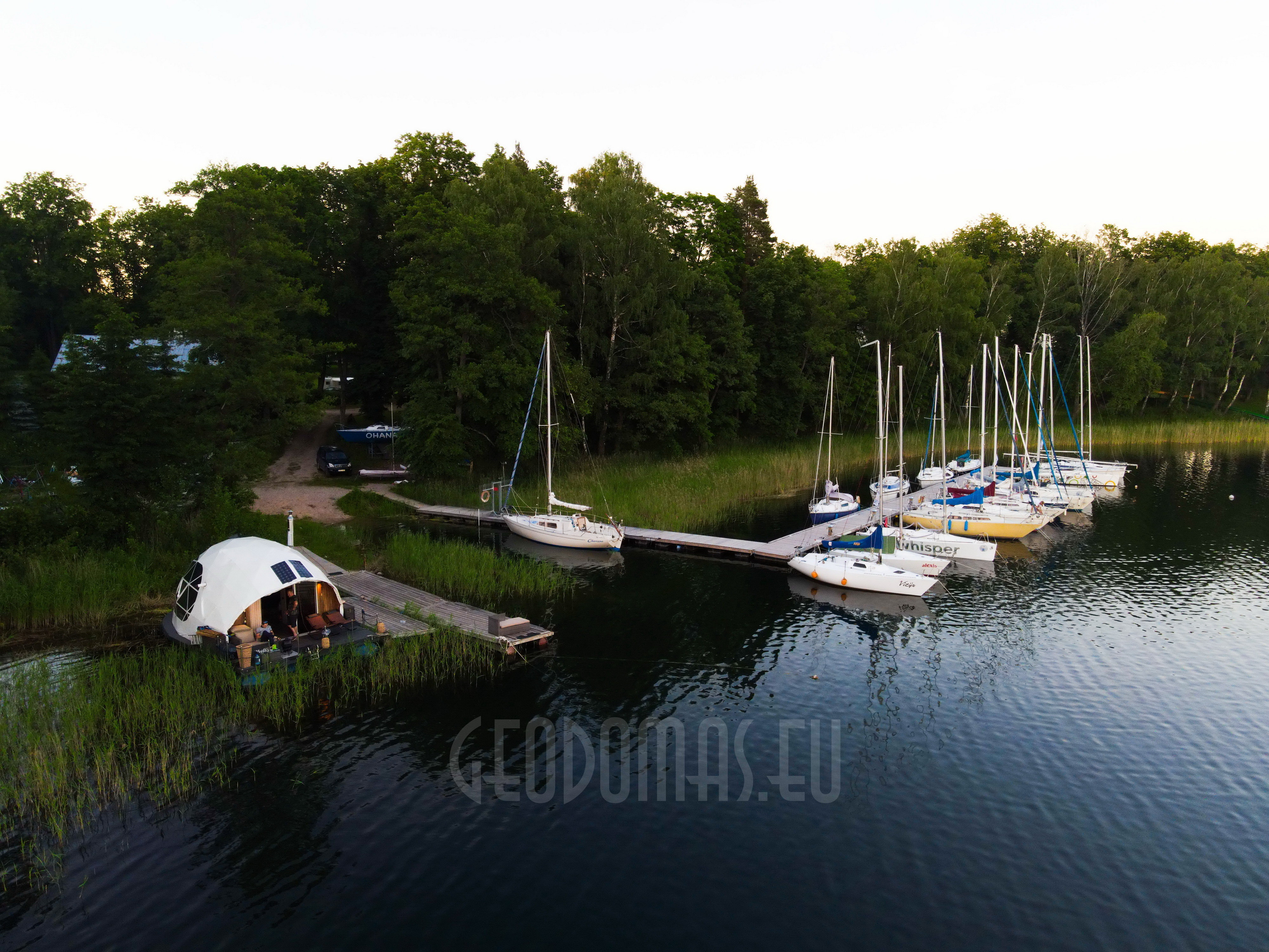 27m² Pramoginis Glamping laivas Ø7m | Pasimėgaukite ežerų ir jų salų grožiu
