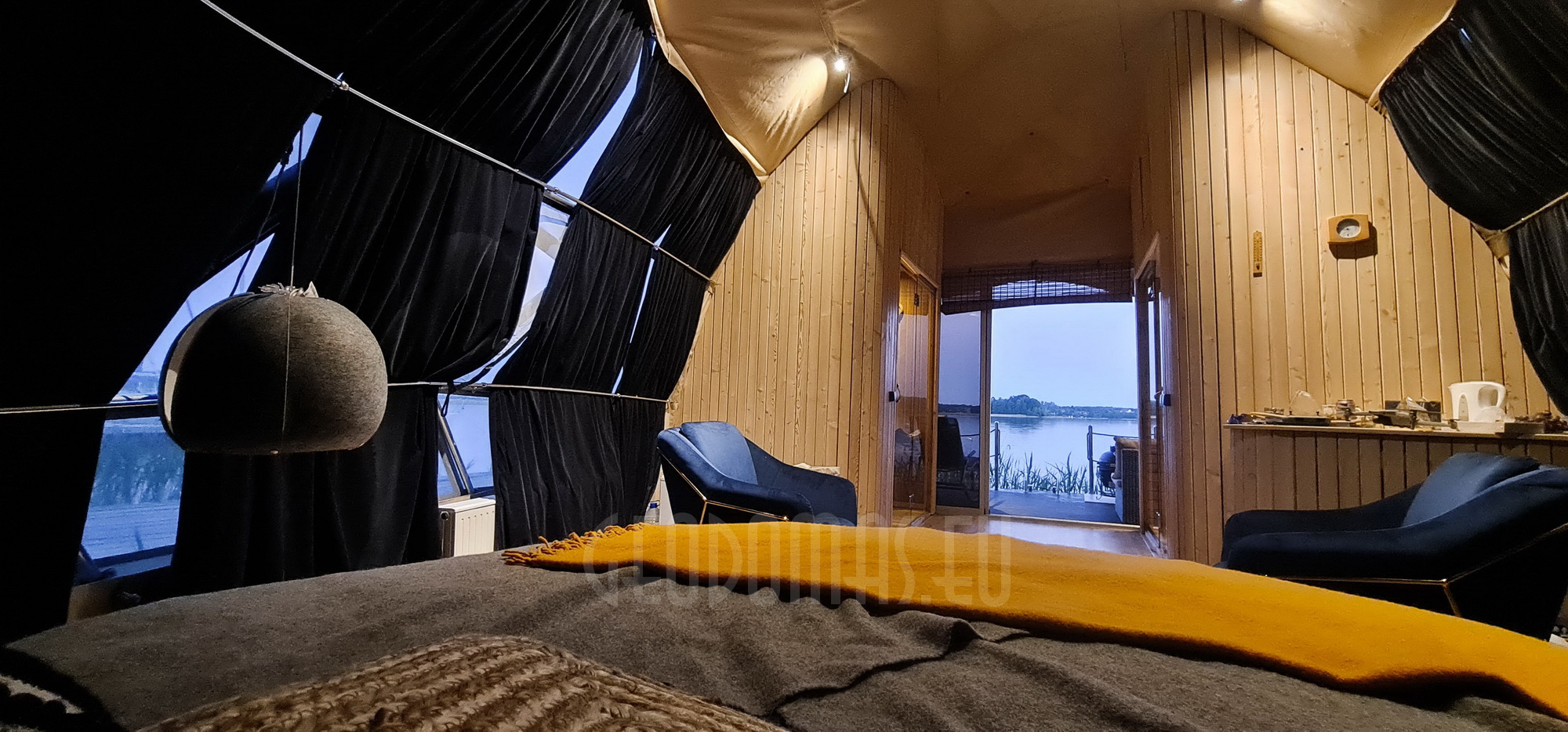 27m² Pramoginis Glamping laivas Ø7m | Pasimėgaukite ežerų ir jų salų grožiu