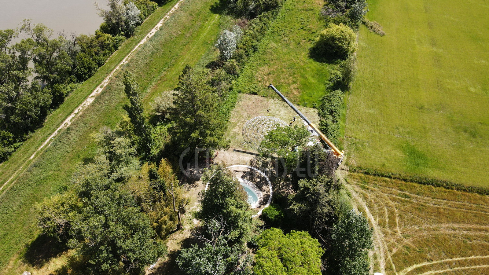 Ø14m 154m2 Lauko Baseino Kupolas | Mas du Versadou, Prancūzija