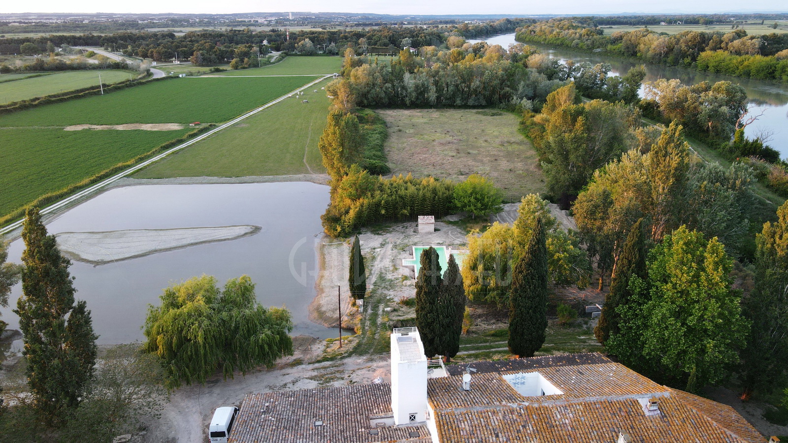 Ø14m 154m2 Lauko Baseino Kupolas | Mas du Versadou, Prancūzija