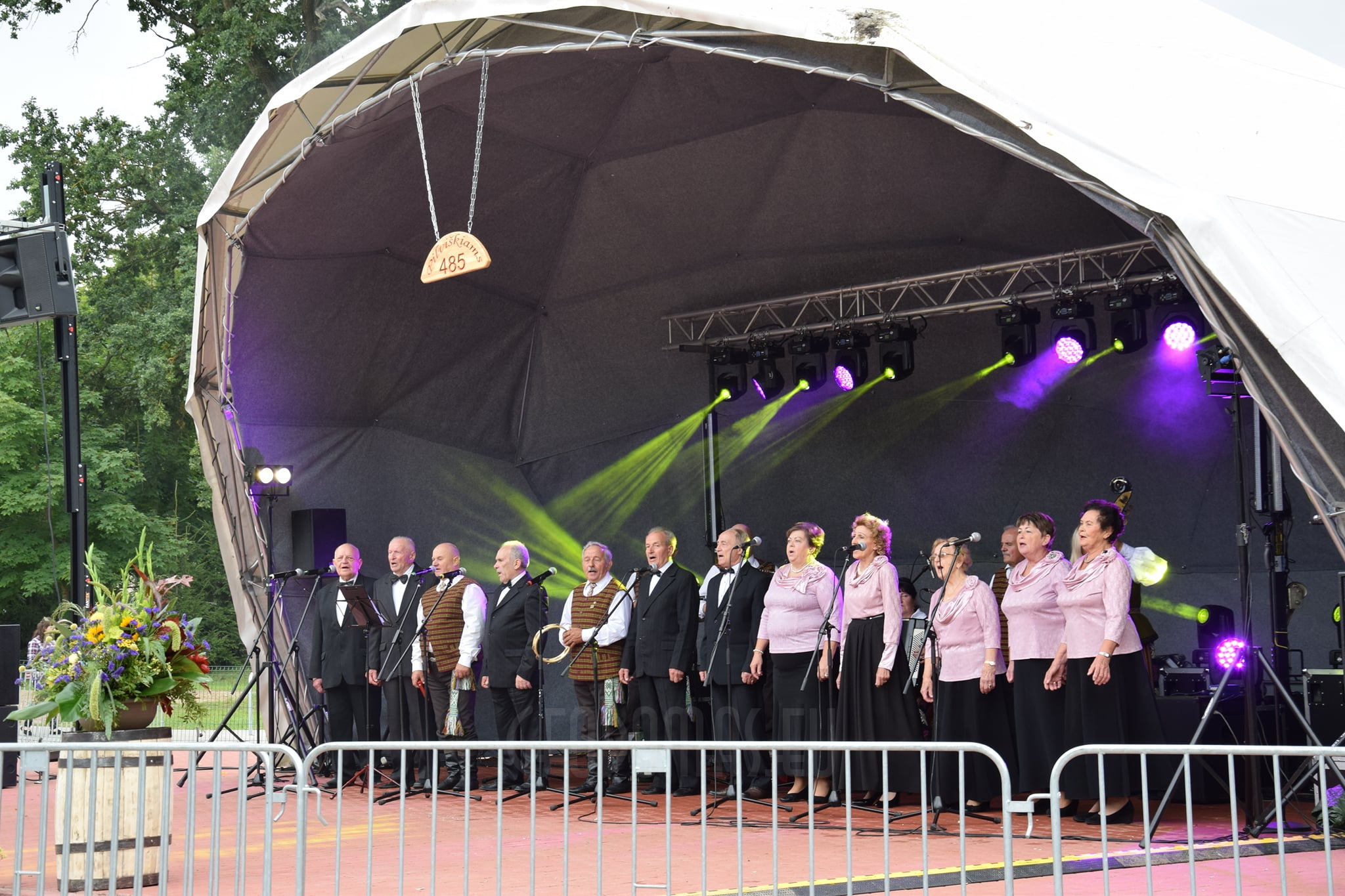 Pilviskes_estrada_stage_dome_geodomas14