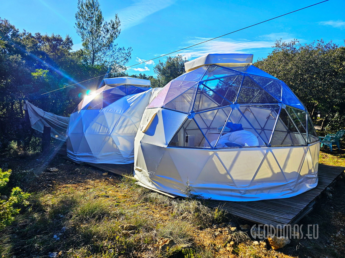 CRYSTAL KAPSULĖ & 28m2 GLAMPING KUPOLAI | Astronarium.Fr