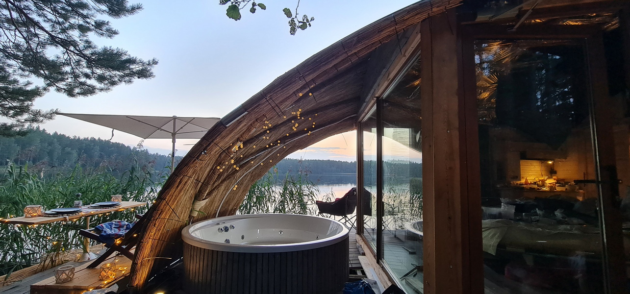 32m² Pramoginis Glamping Laivas Ø8m | Pasimėgaukite ežerų ir jų salų grožiu, Lakajai LT