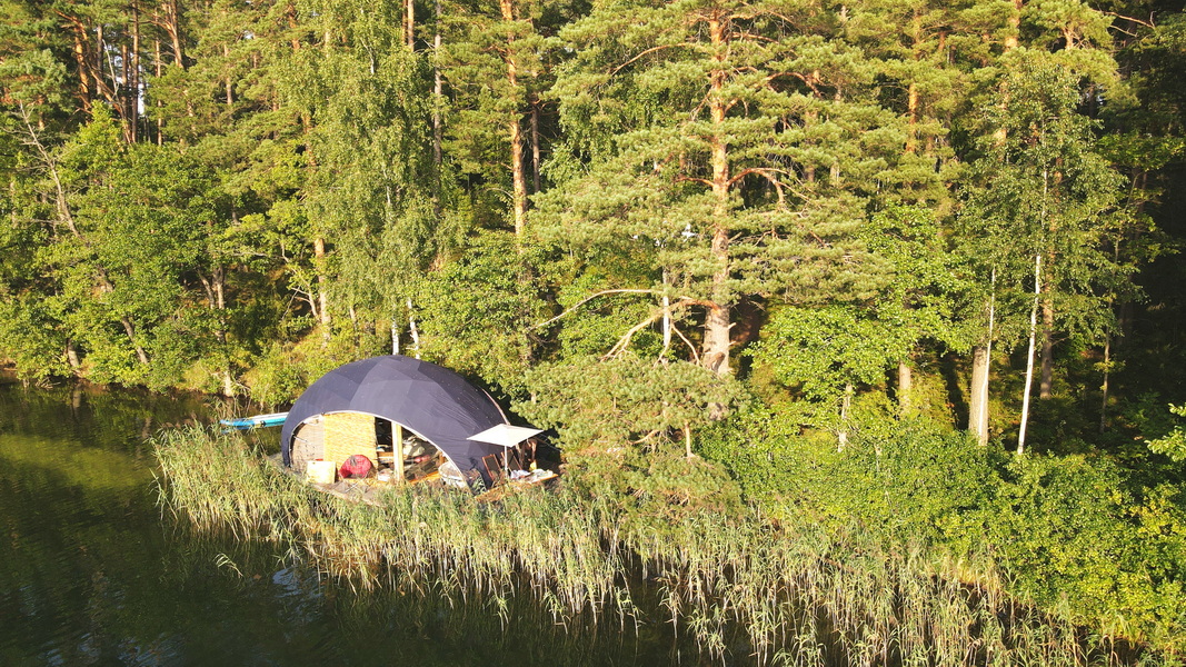 32m² Pramoginis Glamping Laivas Ø8m | Pasimėgaukite ežerų ir jų salų grožiu, Lakajai LT