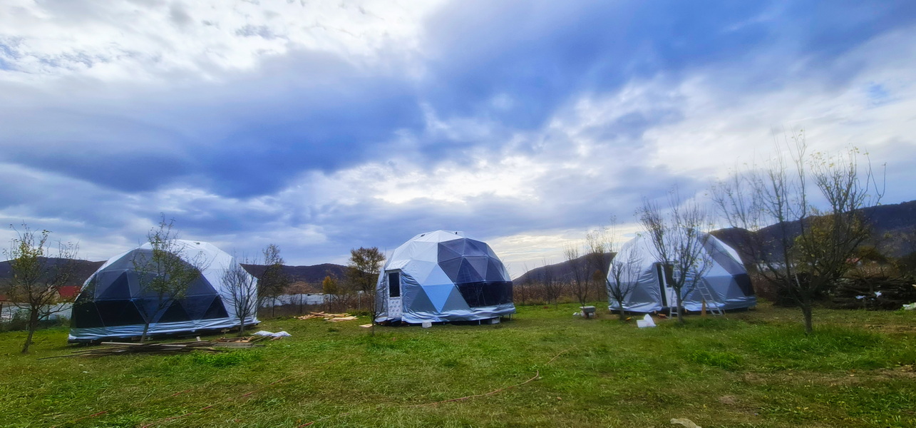 35m² x4 Glamping Kupolai Ø6,7m | Jiblea Veche, Rumunija