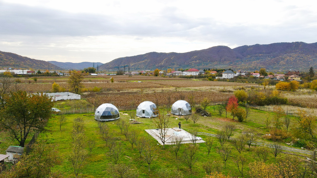 35m² x4 Glamping Kupolai Ø6,7m | Jiblea Veche, Rumunija